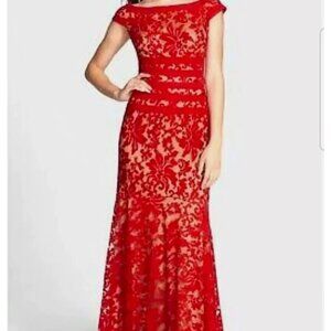 Tadashi Shoji Lace V-Neck Sleeveless Illusion Long Gown Deep Red Sz 10